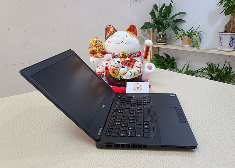 Cho thuê laptop Dell E5470 (Core i5, 8GB RAM, 256GB SSD)
