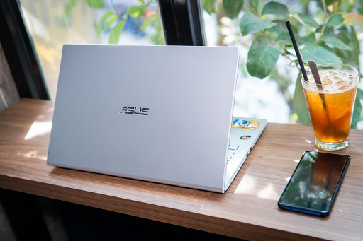 Cho thuê laptop Asus Core i3, 4GB RAM, 256GB SSD