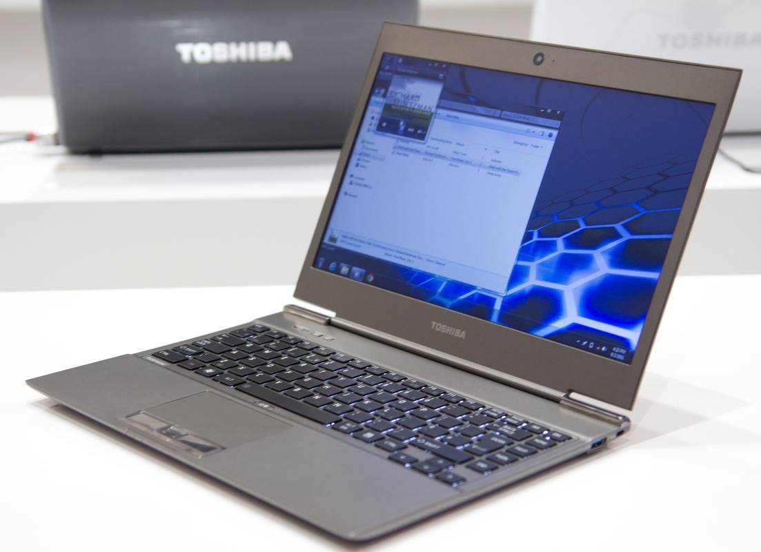 Cho thuê Laptop Toshiba Core i3, RAM 4GB, 256GB SSD