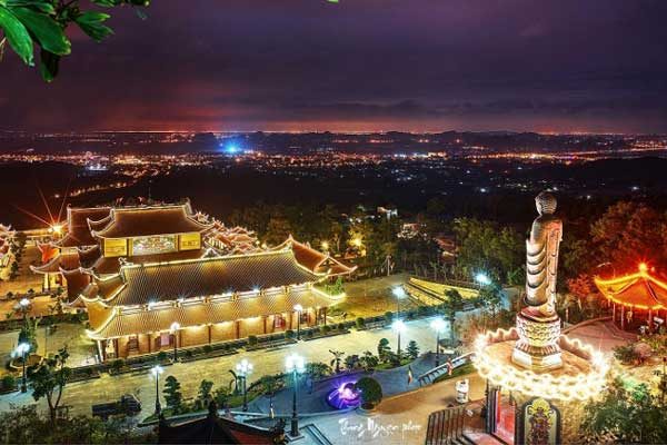 Ba Vàng - Điểm du lịch tâm linh đầu xuân của Việt Bis
