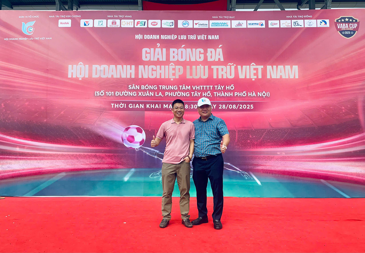 Đại diện VIETBIS và Trưởng BTC kiêm PCT Hội doanh nghiệp lưu trữ Việt Nam tại lễ khai mạc VABA Cup 2025